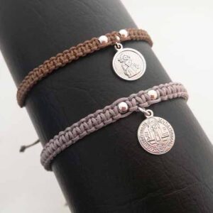Pulsera Religiosa Tejida con medalla de 1 cm (Cualquier imagen)