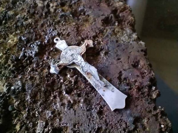 Crucifijo San Benito. Plata 925 - 3 cm - Image 4