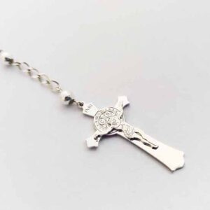 Crucifijo San Benito. Plata 925 – 3 cm