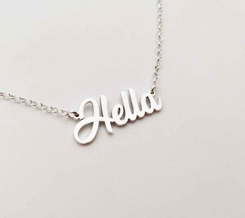 Nombre personalizado en plata 925.